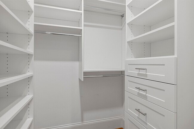 Building Photo - 1248 Beacon St
