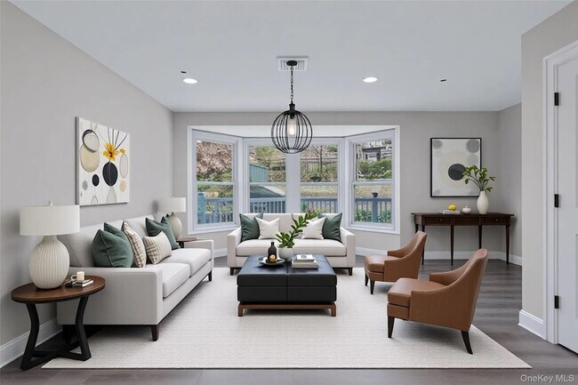 Building Photo - 110 School St