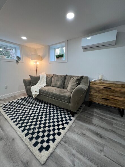 Building Photo - 1112 Highway 36