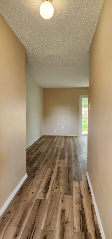 Building Photo - 1804 Greenhill Dr