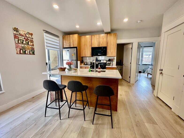 Building Photo - 10 Ward St