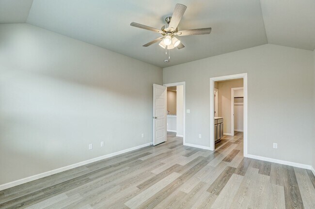 Building Photo - 10508 SW 41st Pl