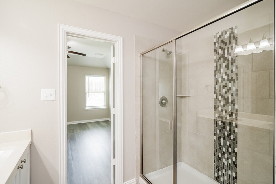 Building Photo - 922 Evergreen St