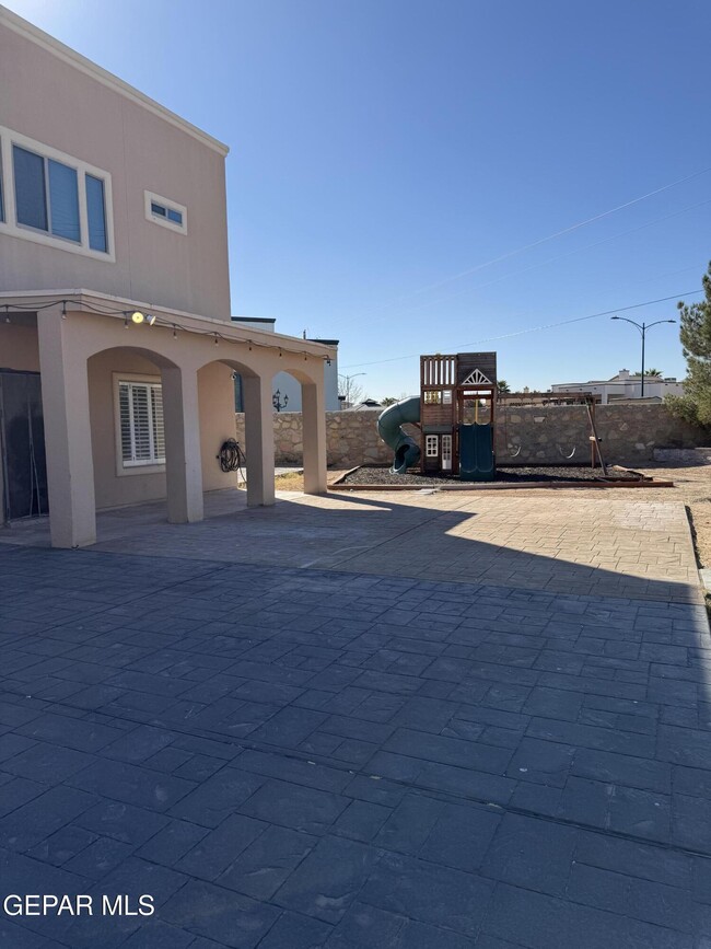 Building Photo - 3045 Woodhead