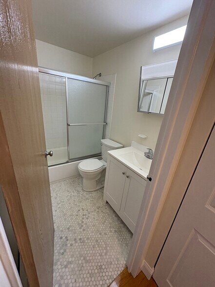 Building Photo - 483 Massachusetts Ave