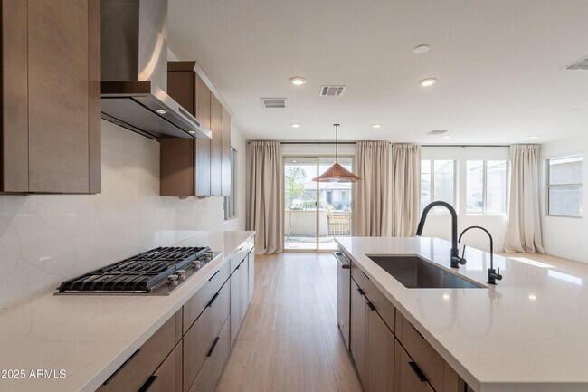 Building Photo - 4831 S Molly