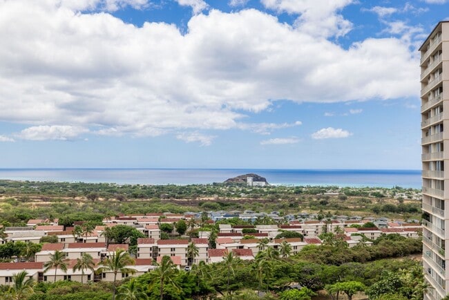 Building Photo - Makaha Valley Towers