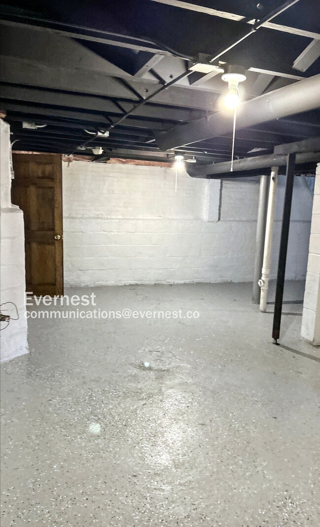 Building Photo - 18410 Landseer Rd