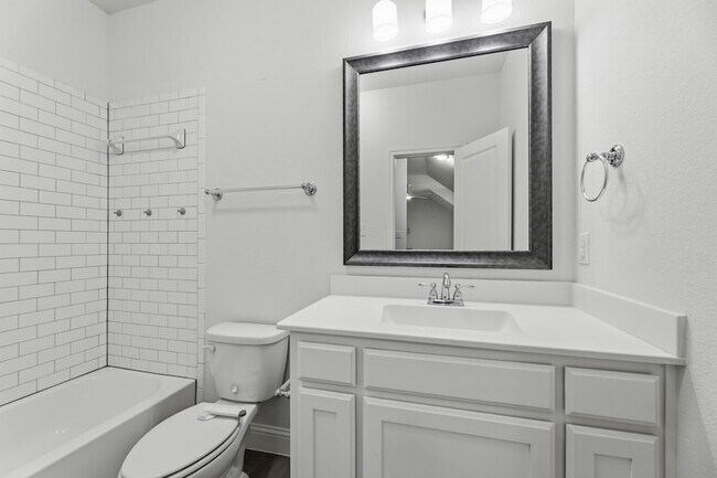 Building Photo - 505 Inwood St