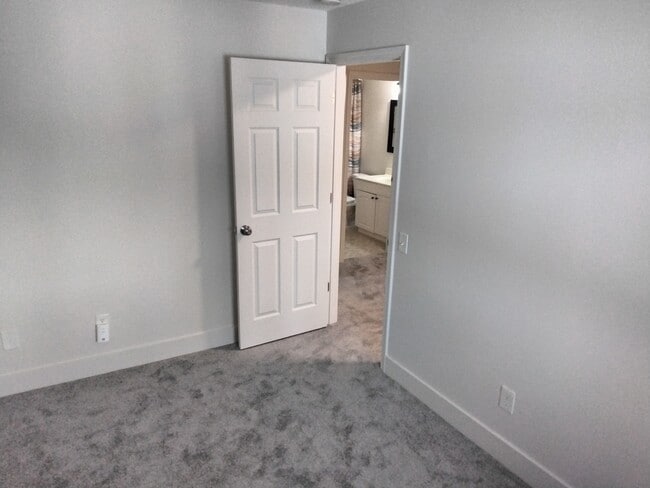 Building Photo - 7434 72nd Ln N