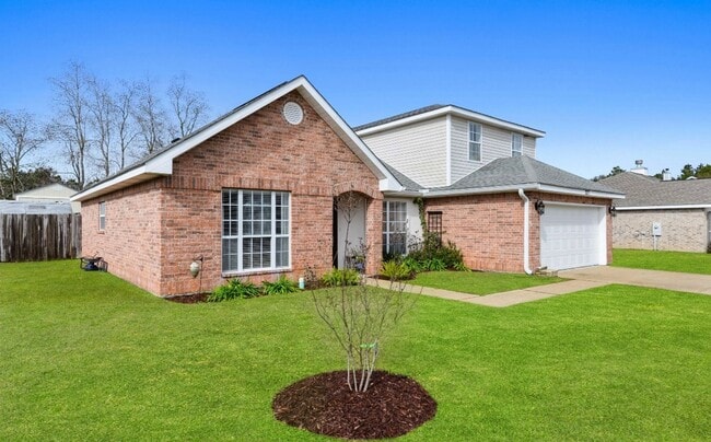 Building Photo - Updated 4 bedroom 2.5 bath home in Ocean Springs!
