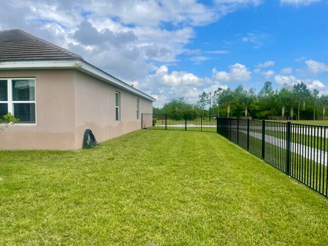 Building Photo - 10574 SW Cambria Ln