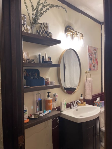 Building Photo - 1139 Maryland Ave E