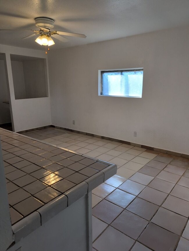 Building Photo - 2 Bedroom 1 Bath- House