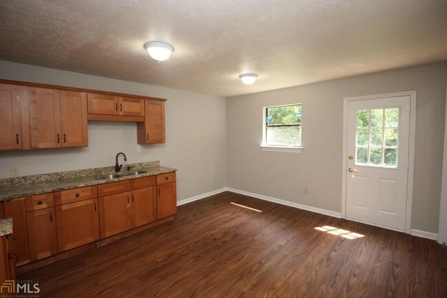 Building Photo - 212 Wesley Way