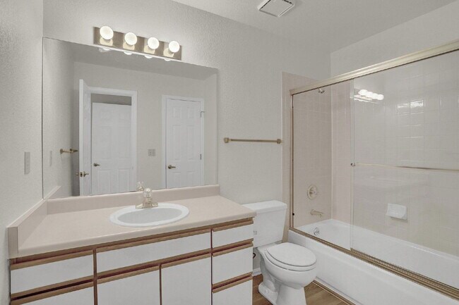Building Photo - 6925 Yellowpine Dr