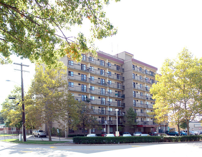 Primary Photo - Harrison High Rise Apartments