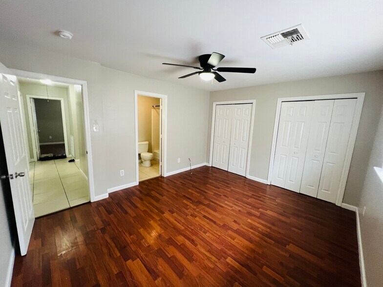 Main Bedroom - 2624 Huntsville St