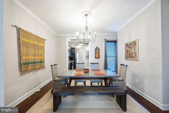 Building Photo - 314 E 22nd St