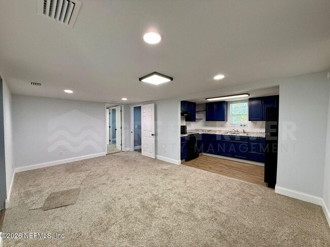 Building Photo - 403 Highland Ave S