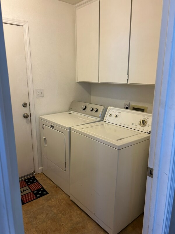 Building Photo - 8464 Banyon Tree Ct