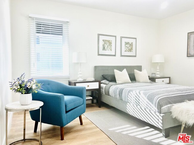 Building Photo - 1843 Normandie Ave