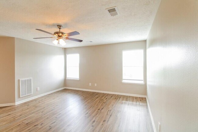 Building Photo - 304 Cedar Branch Dr