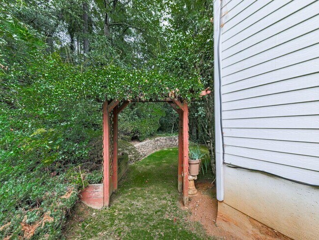 Building Photo - 3007 Clove Tree Ln