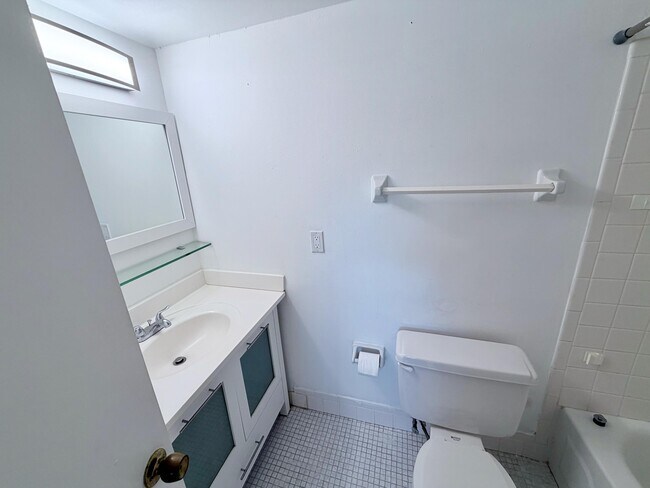 Building Photo - 8405 NW 61st St
