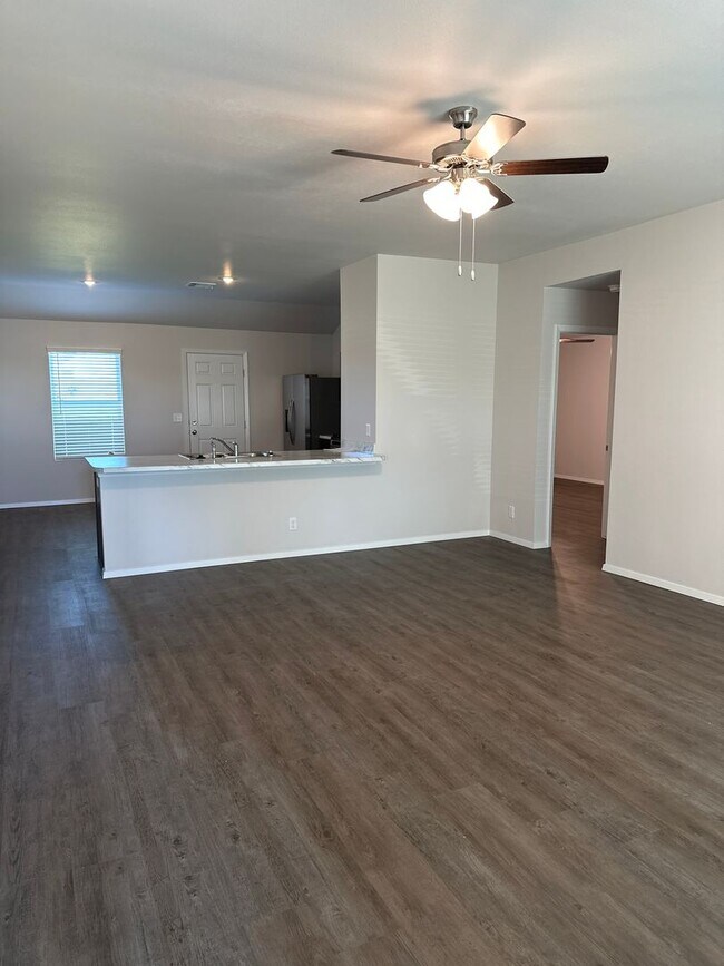Building Photo - *March Rent FREE - NO HIDDEN FEES! Four Bedroom | Two Bath Home in Robinson Ranch