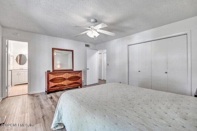 Building Photo - 695-A1A Jimmy Buffett Mem Hwy