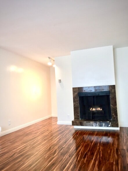 Building Photo - 1130 9th St