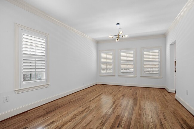 Building Photo - Luxury Highland Park Condo