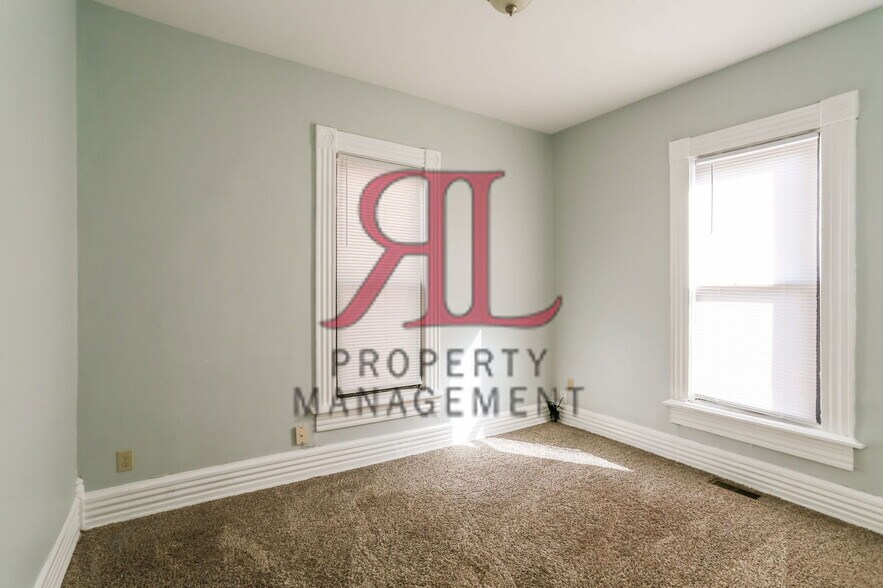 Building Photo - 181 E 1st Ave