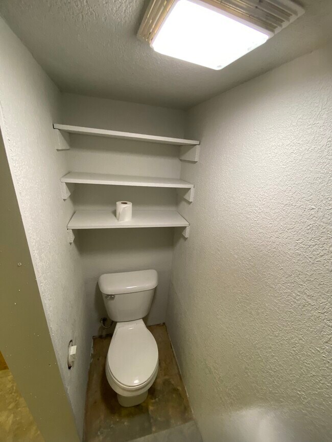 Building Photo - 4000 SE Mercier St