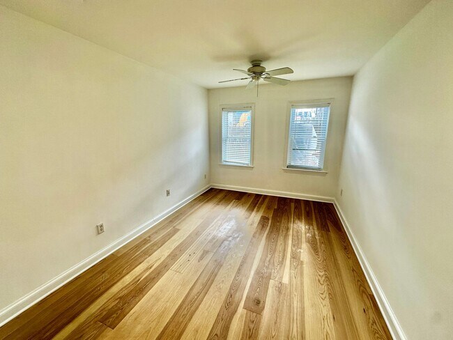 Building Photo - Captivating Capitol Hill Barracks Row Renovated 2 Bedroom Apt w/ Parking & Patio
