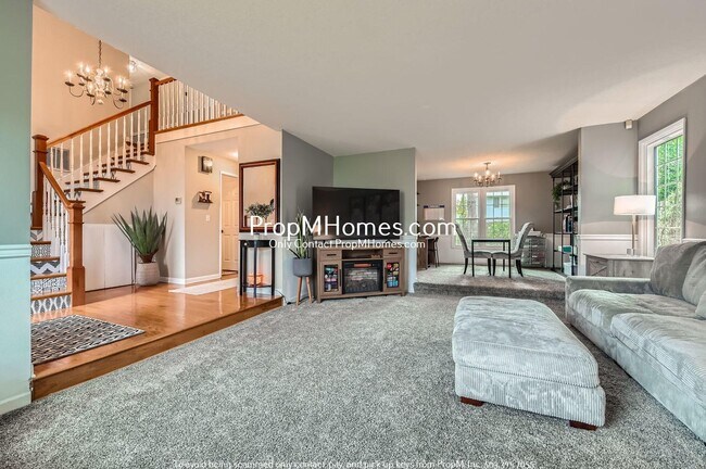 Building Photo - Charming Four Bedroom Home in Rockcreek!