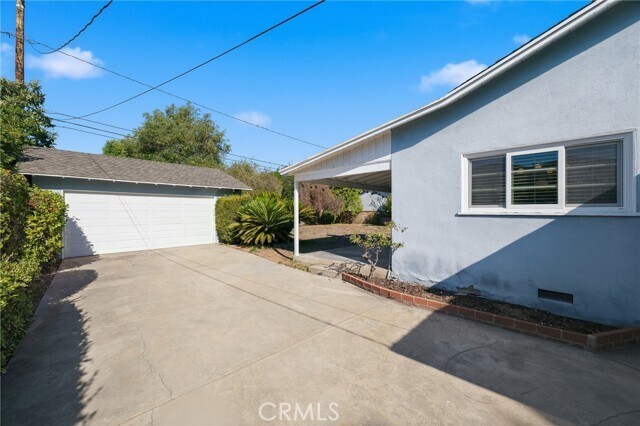 Building Photo - 1033 Encino Ave