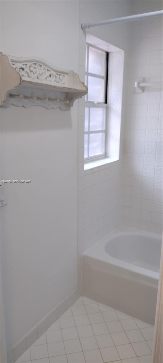 Building Photo - 659 Verona Pl