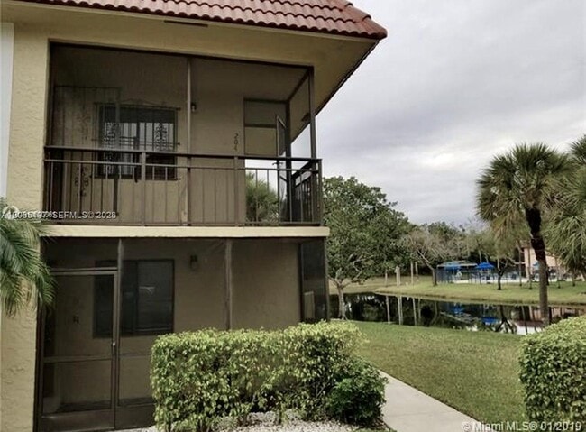 Building Photo - 309 Lakeview Dr
