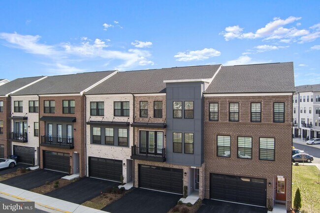 Building Photo - 43421 Farringdon Sq