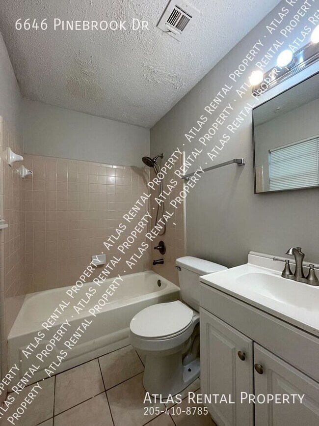 Building Photo - 6646 Pinebrook Dr