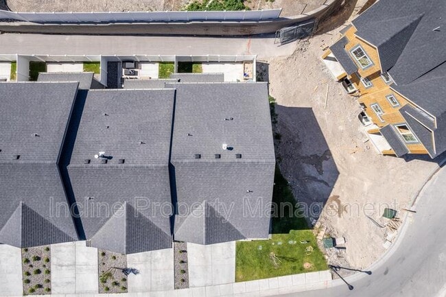 Building Photo - 4438 E Hurstbourne Dr