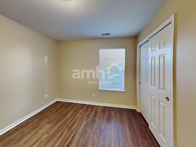 Building Photo - 1777 Woodstock Dr