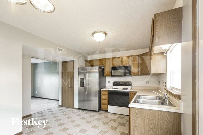 Building Photo - 6715 Wimbledon Dr