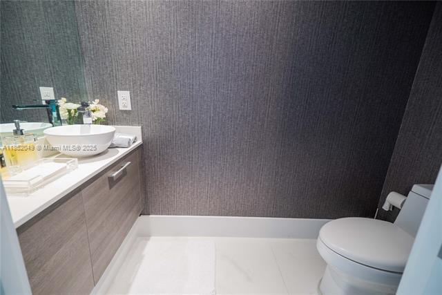 Building Photo - 650 NE 32nd St