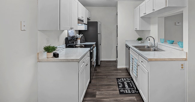Building Photo - Promenade at Summer Trace Apartments