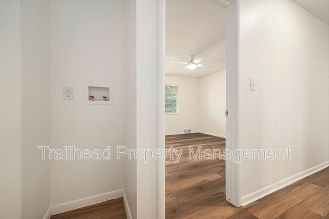 Building Photo - 8300 Robinson St
