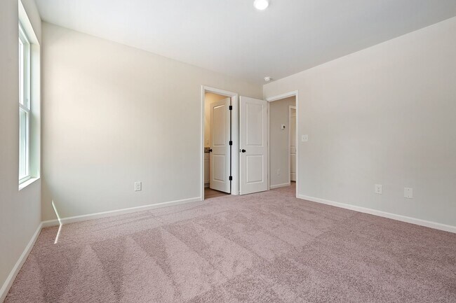 Building Photo - 177 Seville Wy