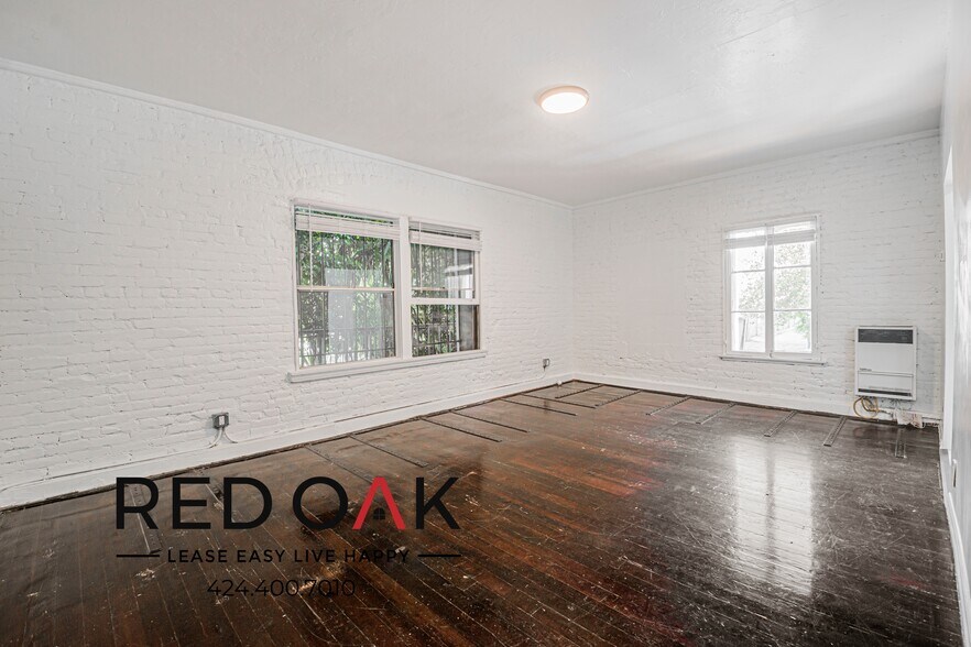 Building Photo - 854 S Oxford Ave